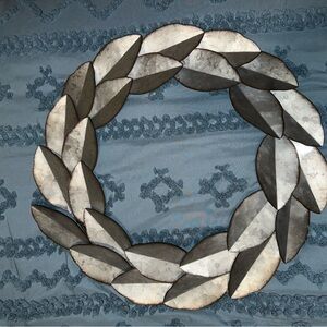 Elegant Gray Leaf Wall Decor